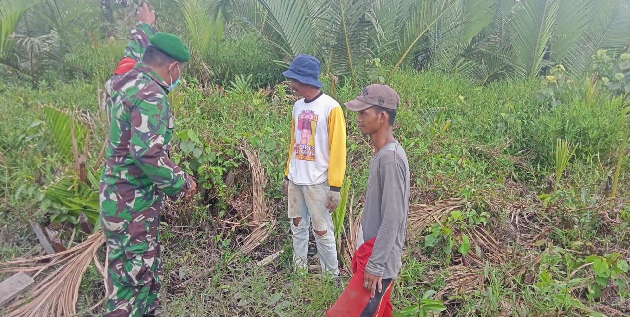 Babinsa 04/Kuindra Cegah Karhutla