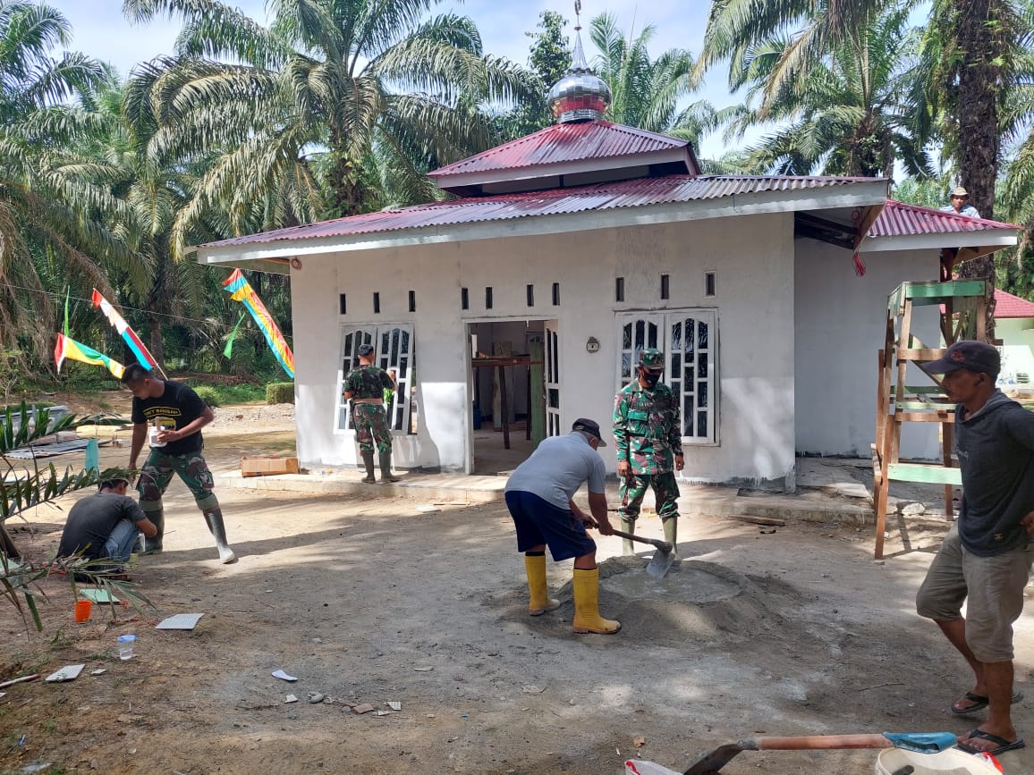 Pembangunan Mushollah Nurul Ikhlas Hampir Rampungampung, Pasi Ter Satgas TMMD Datang Berkunjung