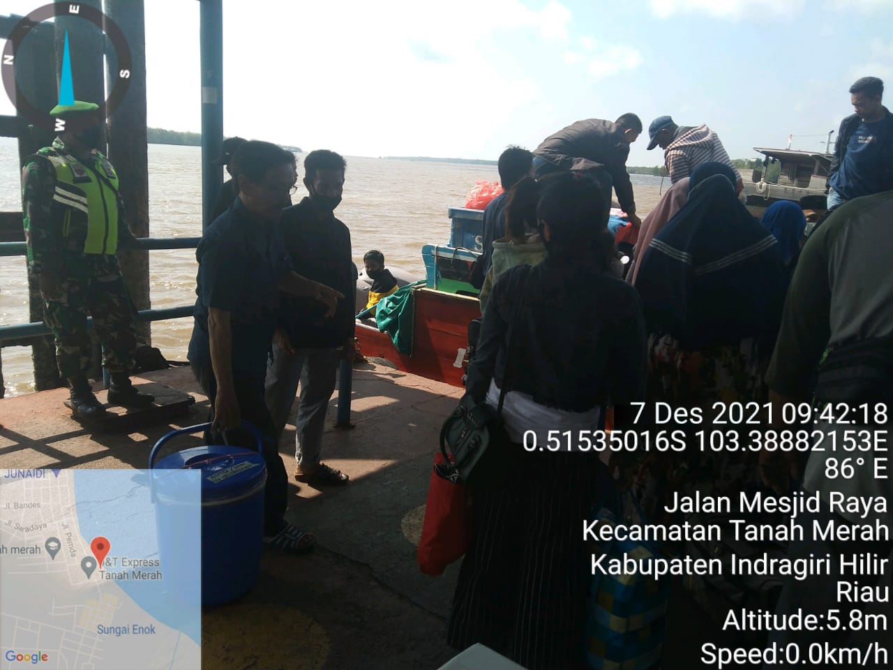 Babinsa Tanah Merah Selalu Himbau Warga untuk Patuhi Protokol Kesehatan