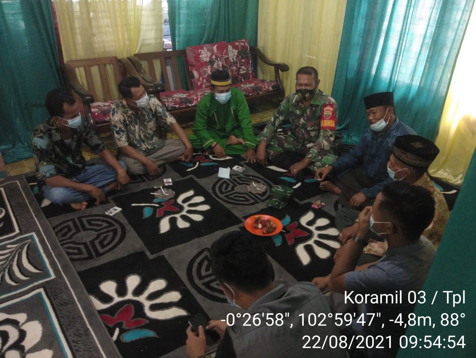 Babinsa Laksanakan Komsos dan Silaturrahmi Pada Tokoh Masyarakat di Wilyah Binaan