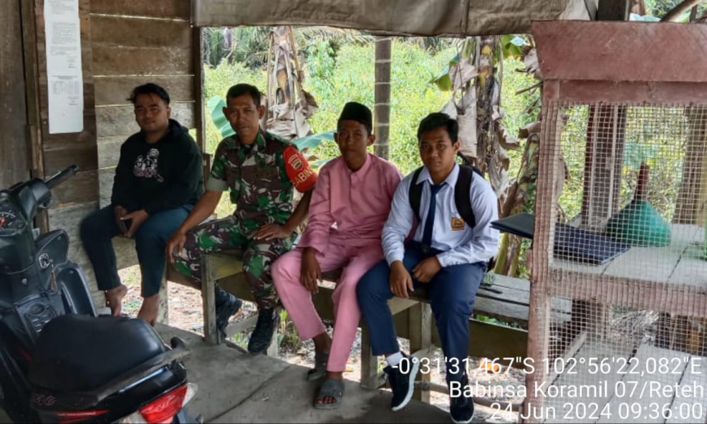 Koramil 07/Reteh Jalin Hubungan Baik Dengan Masyarakat Melalui Komsos di Binaan