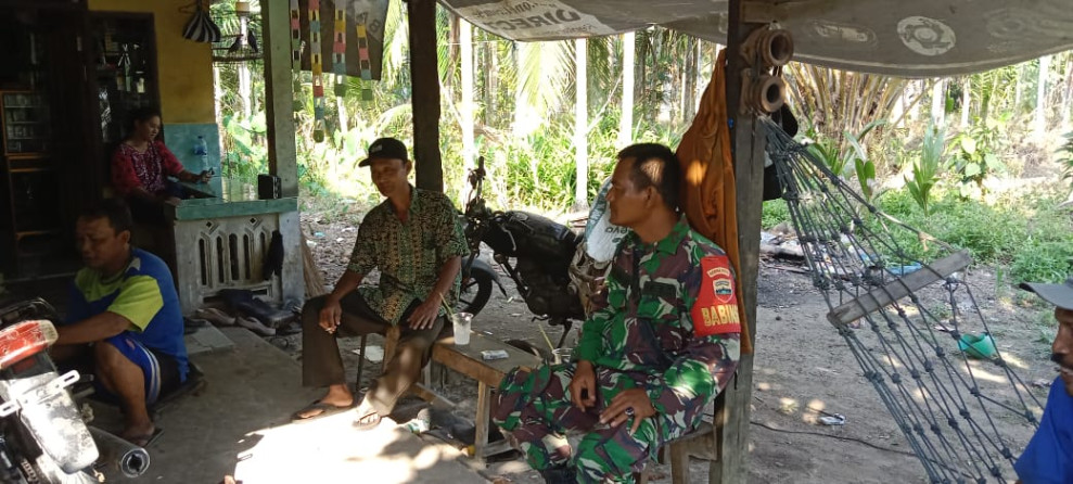 Jalin Silaturahmi Dan Kedekatan, Babinsa 03/Tpl Serda Pardamaean Sambangi Warga Binaan