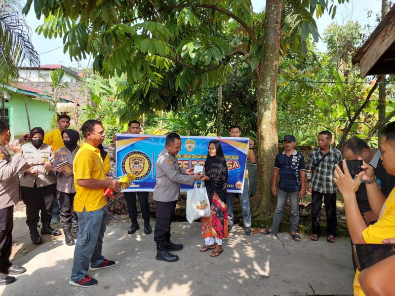 Tim Jumpe Romansa Polda Riau Kembali Salurkan Bantuan Ke Warga Kurang Mampu