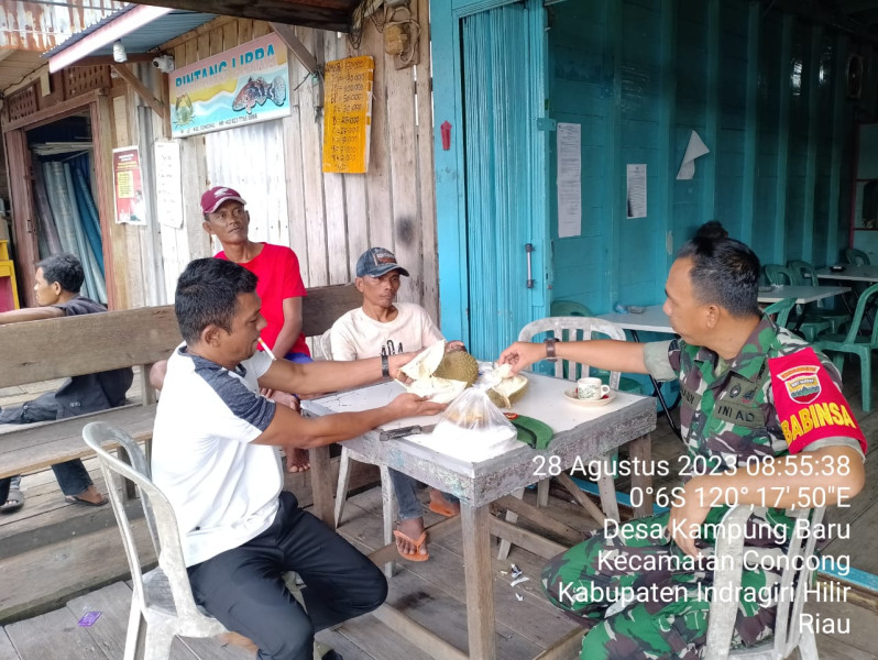 Babinsa Koramil 04/Kuindra Sampaikan Agar Berhati-hati Pada Saat Bepergian Baik Laut Maupun Ke Kebun