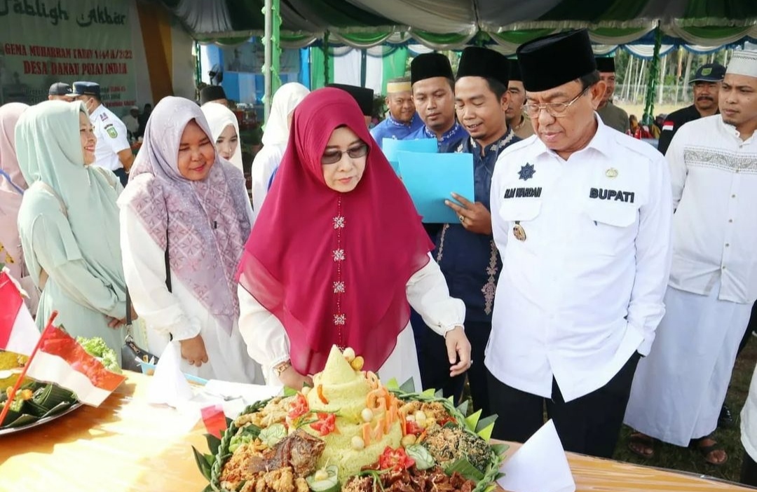 Bupati Inhil HM Wardan Hadiri Tabligh Akbar di Desa Danau Pulau Indah
