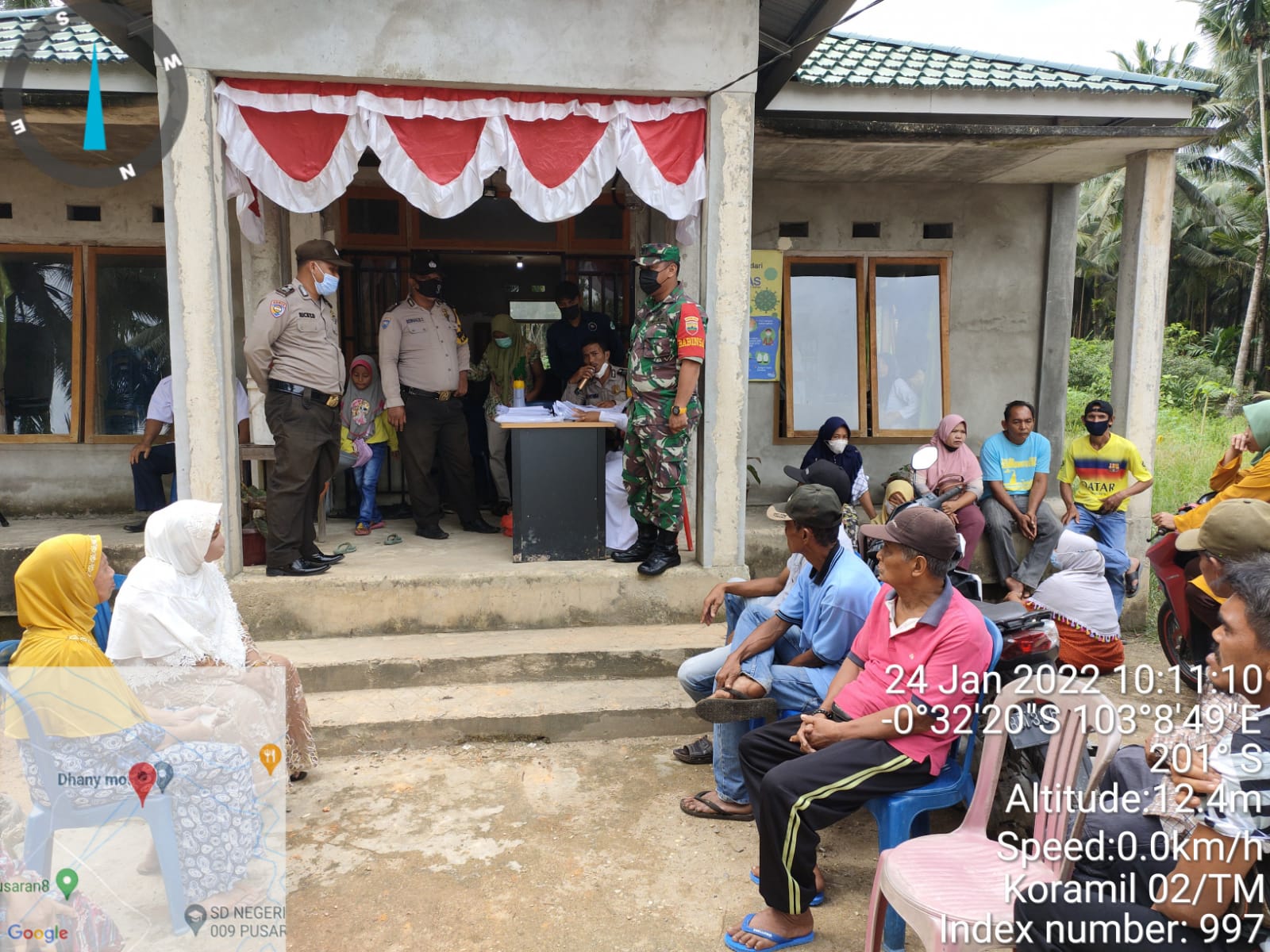 Serma R Boy Sitompum Kembali Bantu dan Dampingi Vaksinasi di Enok