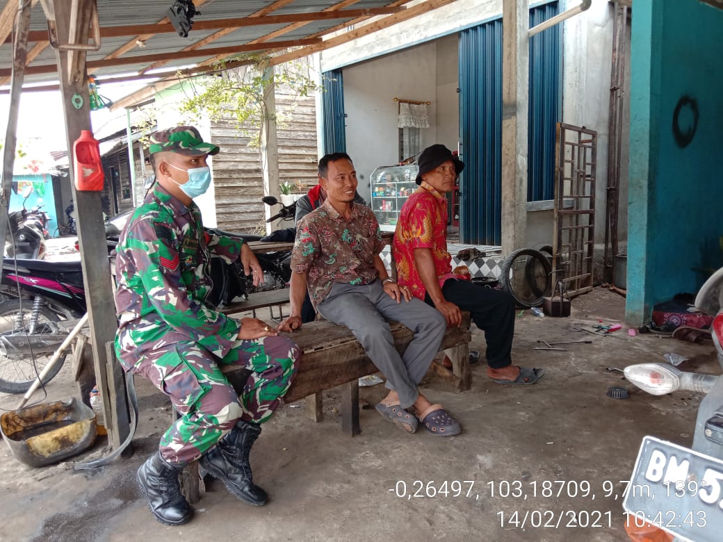 Koptu R Manalu Laksanakan Komsos Protokol Kesehatan