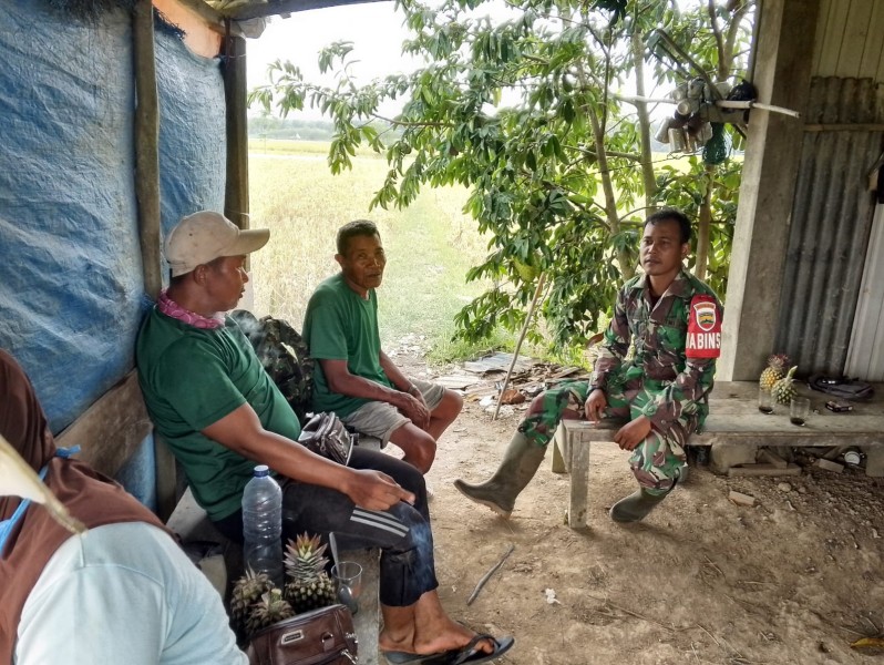 Babinsa Koramil 03/Tpl Menghimbau Masyarakat untuk Menjaga Keharmonisan dan Silaturahmi