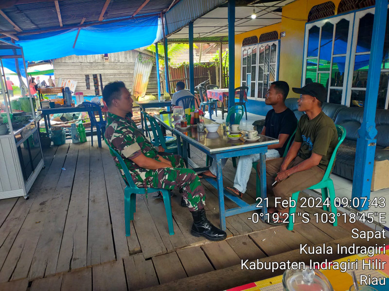 Babinsa Koramil 04/Kuindra Terus Sampaikan Untuk Saling Bahu Membahu di Binaan