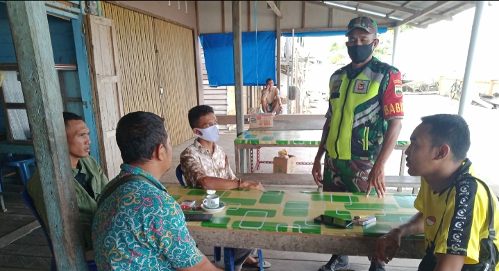 Dalam Mencegah Penyebaran Covid-19, Koramil 04/Kuindra Lakukan Penegakan Disiplin Prokes