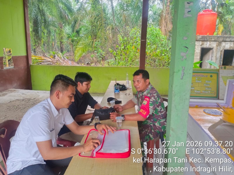 Babinsa Koramil 03/Tempuling Laksanakan Pendampingan SDM Bersama Komduk di Kelurahan Harapan Tani