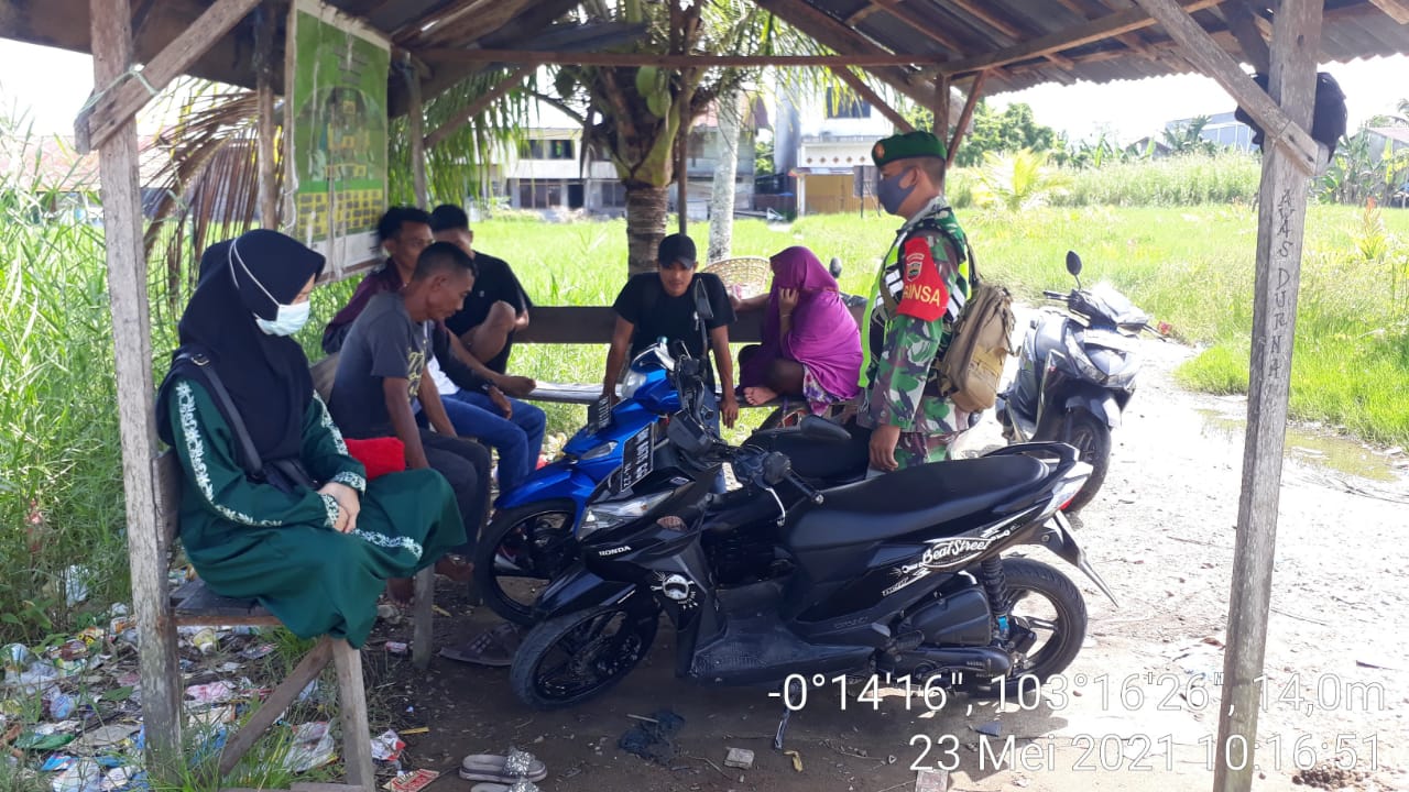 Babinsa Koramil 12/Batang Tuaka Tetap Himbau Masyarakat Patuhi Protkes 