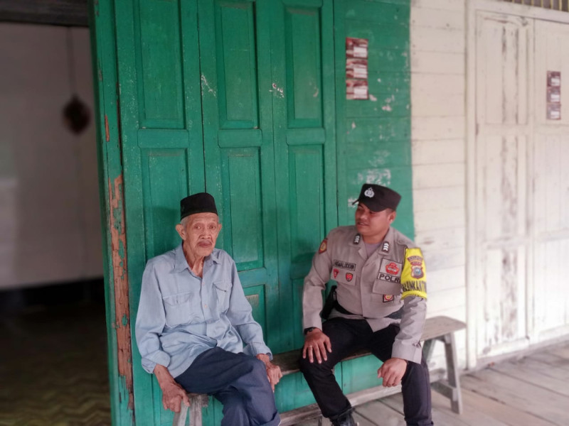 Giat Sambang dan Sosialisasi Tentang Pilkada Damai 2024 Terhadap Warga Desa Terusan Kempas