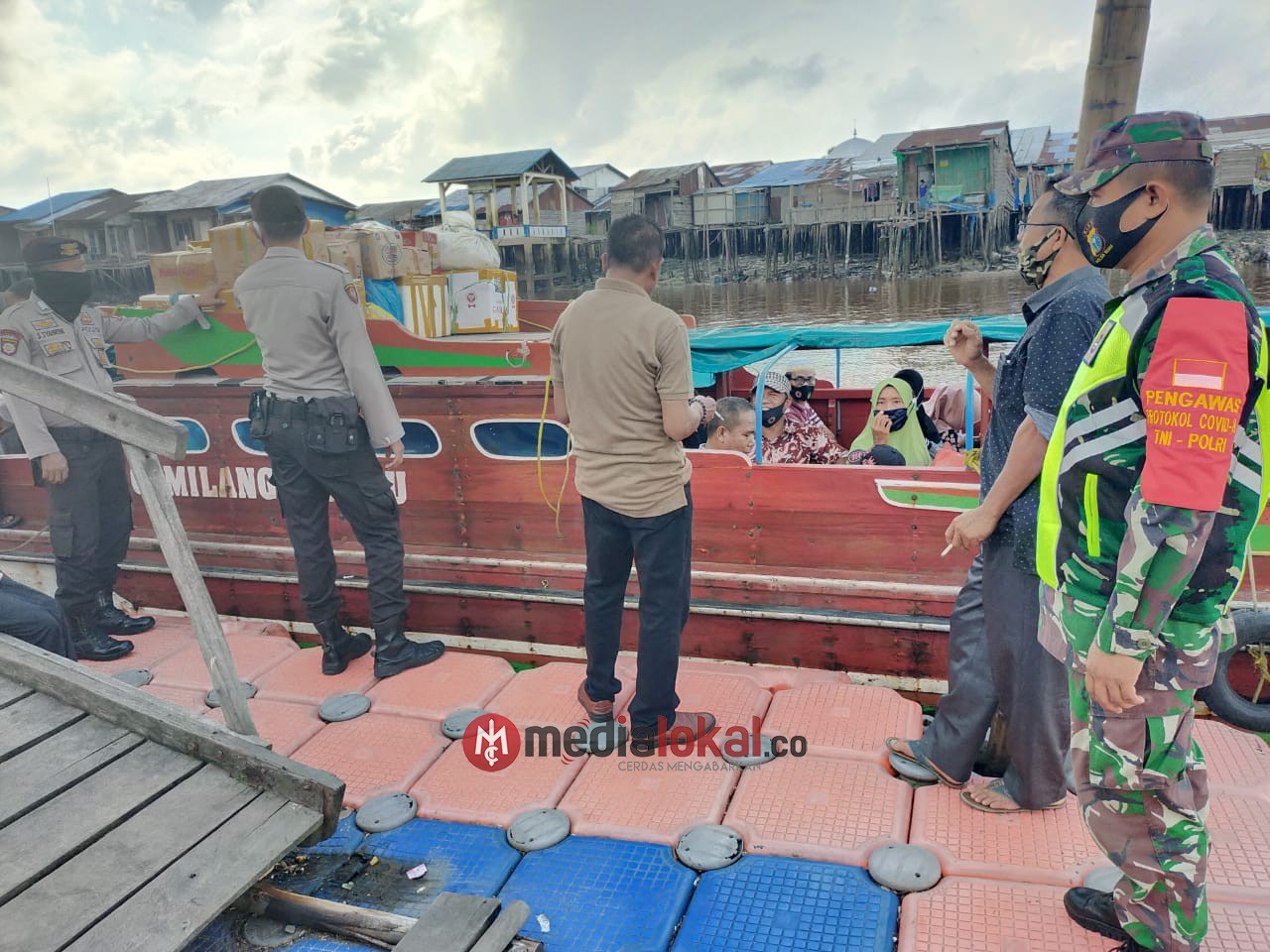 Kopda Nurhadi Seto Lakukan Pemeriksaan di Pelabuhan Desa Sungai Berapit