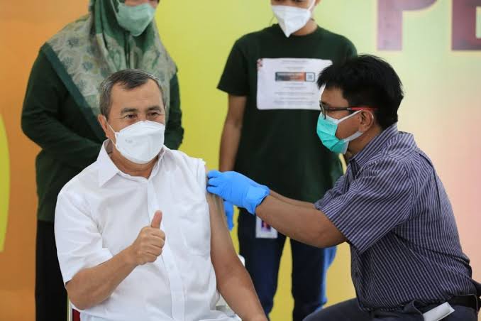 Kasus Positif COVID-19 Turun, Gubernur Riau Minta Sosialisasi Vaksinasi Tetap Dilakukan