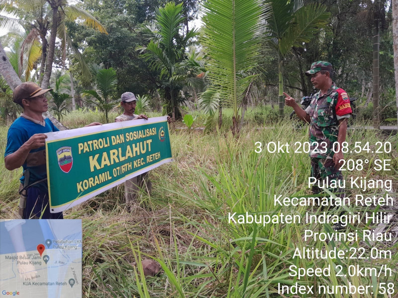 Babinsa Koramil 07/Reteh Lakukan Patroli Karhutla Demi Keselamatan Masyarakat