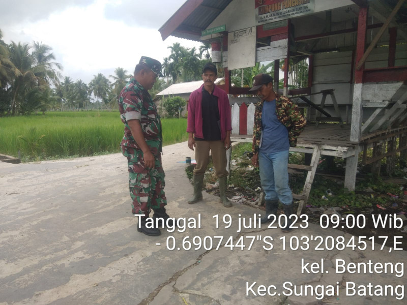 Di Kampung Pancasila, Koramil 07/Reteh Terus Aktif Untuk Berbagi Wawasan dan Pengetahuan