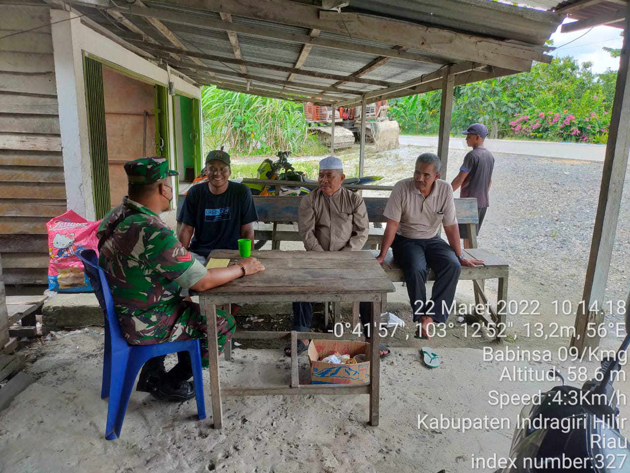 Koptu Surianto Bersama Perangkat Desa Melaksanakan Komsos Sambangi Warga Binaan