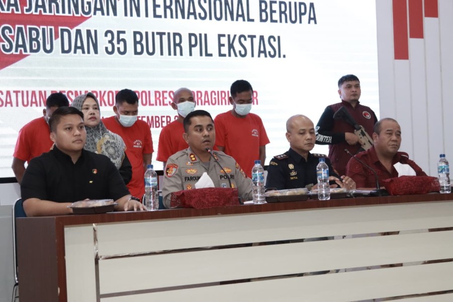 Polres Inhil Ungkap Jaringan Narkotika Internasional, Amankan Shabu Hampir 3 Kg dan Puluhan Ekstasi