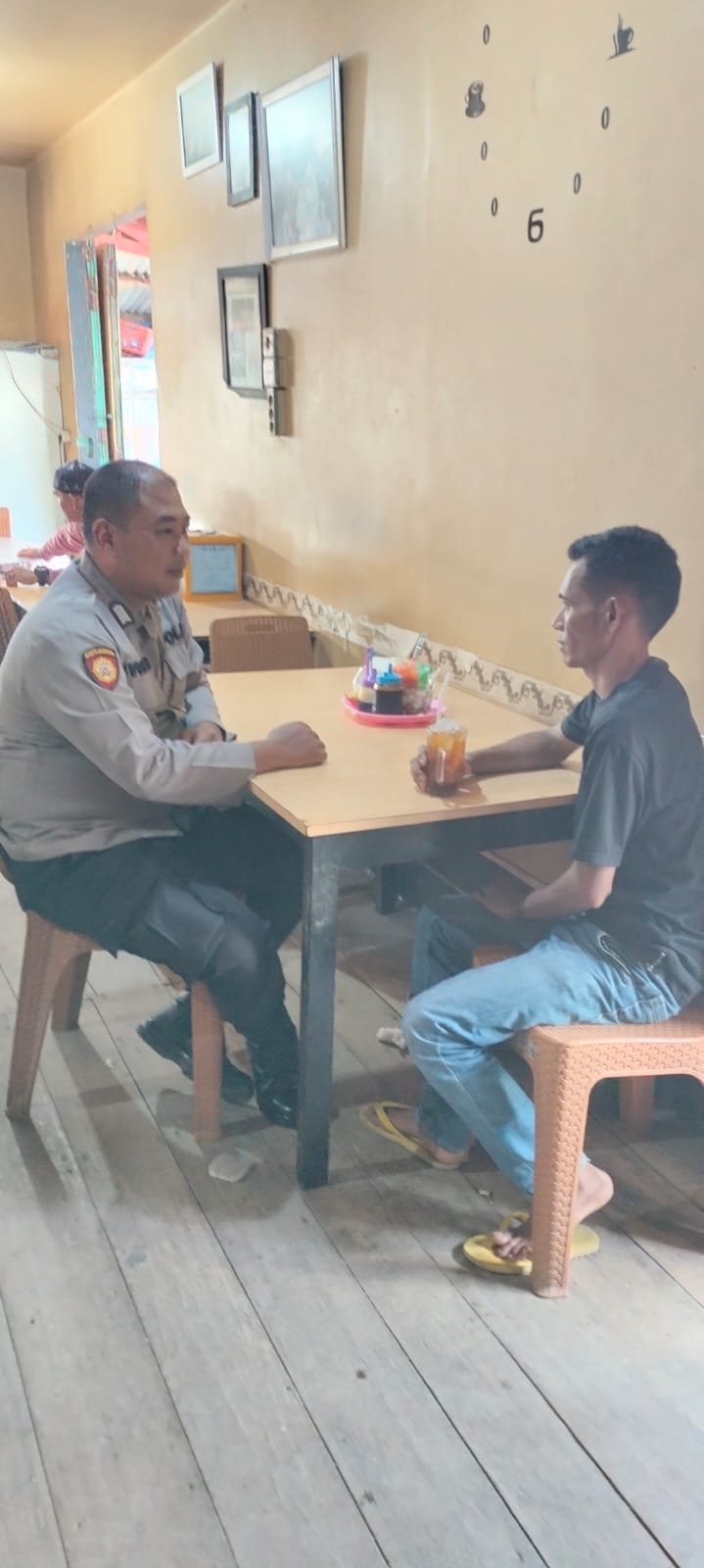 Bripka Iwan Riyadi Berikan Edukasi dan Sosialisasi Pemilu Damai 2024