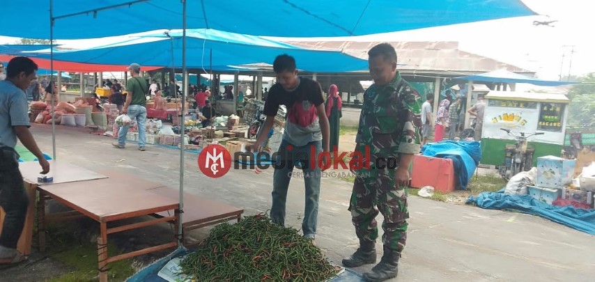 Danpos Keritang Pantau Lonjakan Harga Menjelang Nataru di Pasar Tradisional Kotabaru Reteh