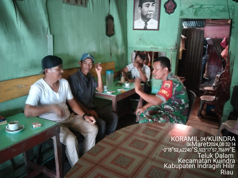 Babinsa Koramil 04/Kuindra Ciptakan Suasana Yang Harmonis Melalui Komsos