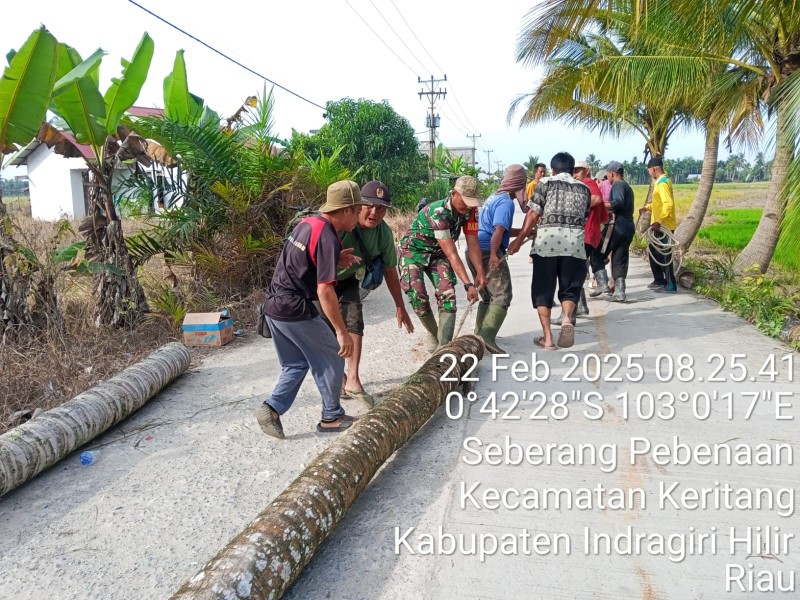 Bangun Desa, Membangun Masa Depan: Babinsa Kuala Keritang dan Masyarakat Bersatu