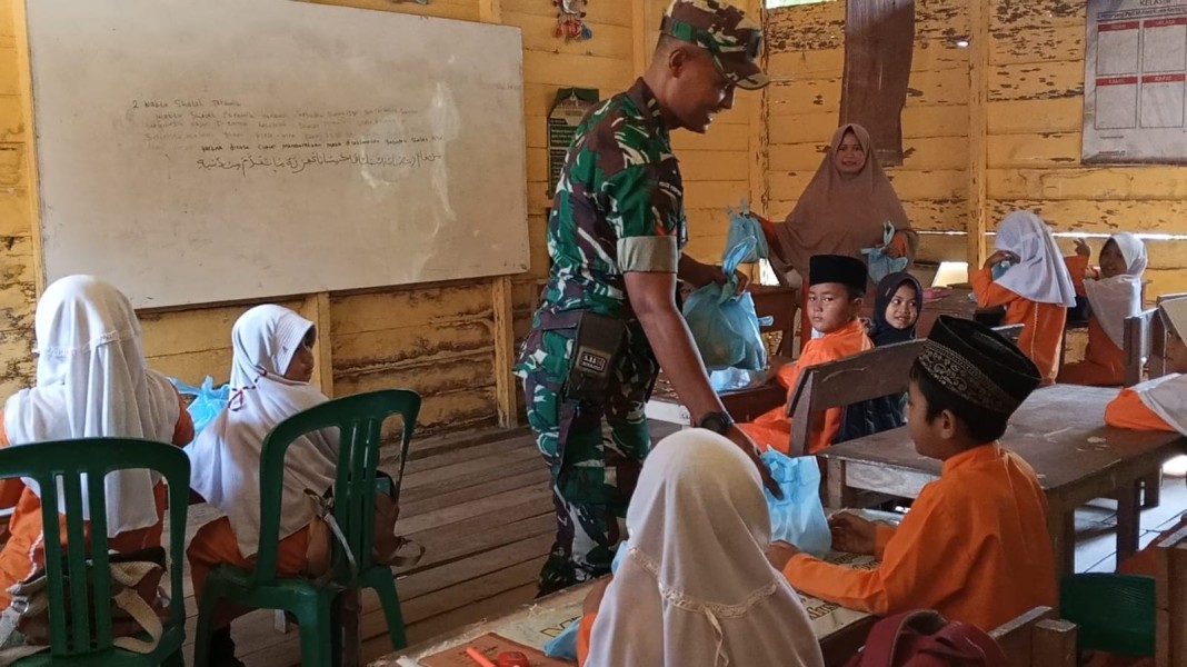 Babinsa Koramil 09/Kemuning Rutin Dampingi Kegiatan SPPG Kuala Keritang