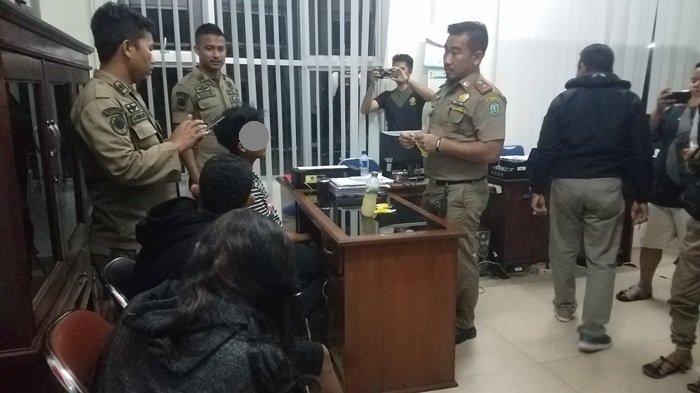 Bawa Obat Batuk dan Tuak, Dua Remaja Putri dan Empat Pemuda Diamankan Satpol PP 