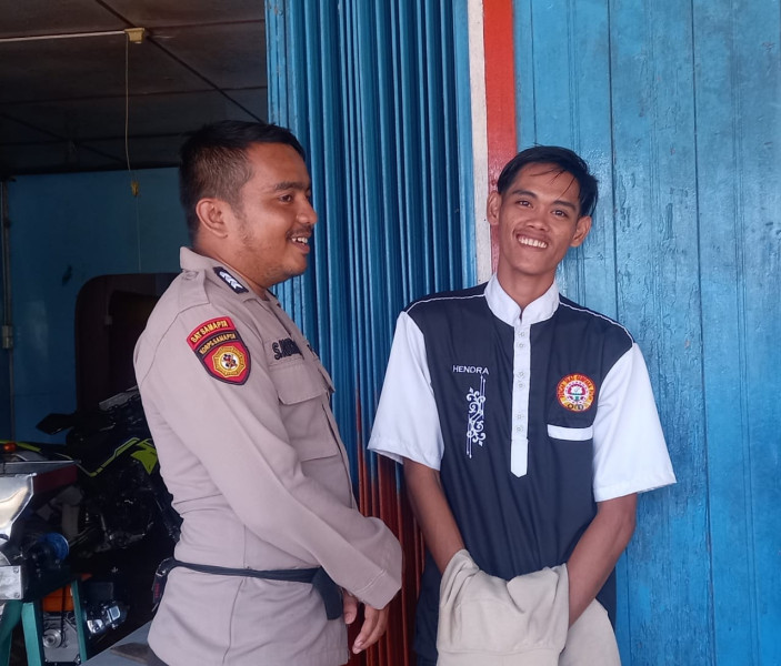 Ciptakan Daerah Yang Kondusif, Brigadir Sebi Kurniawan Bhabinkamtibmas Desa Gembira Sambang Pemuda Gembira