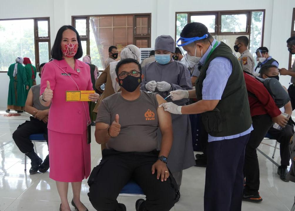 Hari ini,  614 Orang  Personel Polres Siak Divaksin Covid - 19