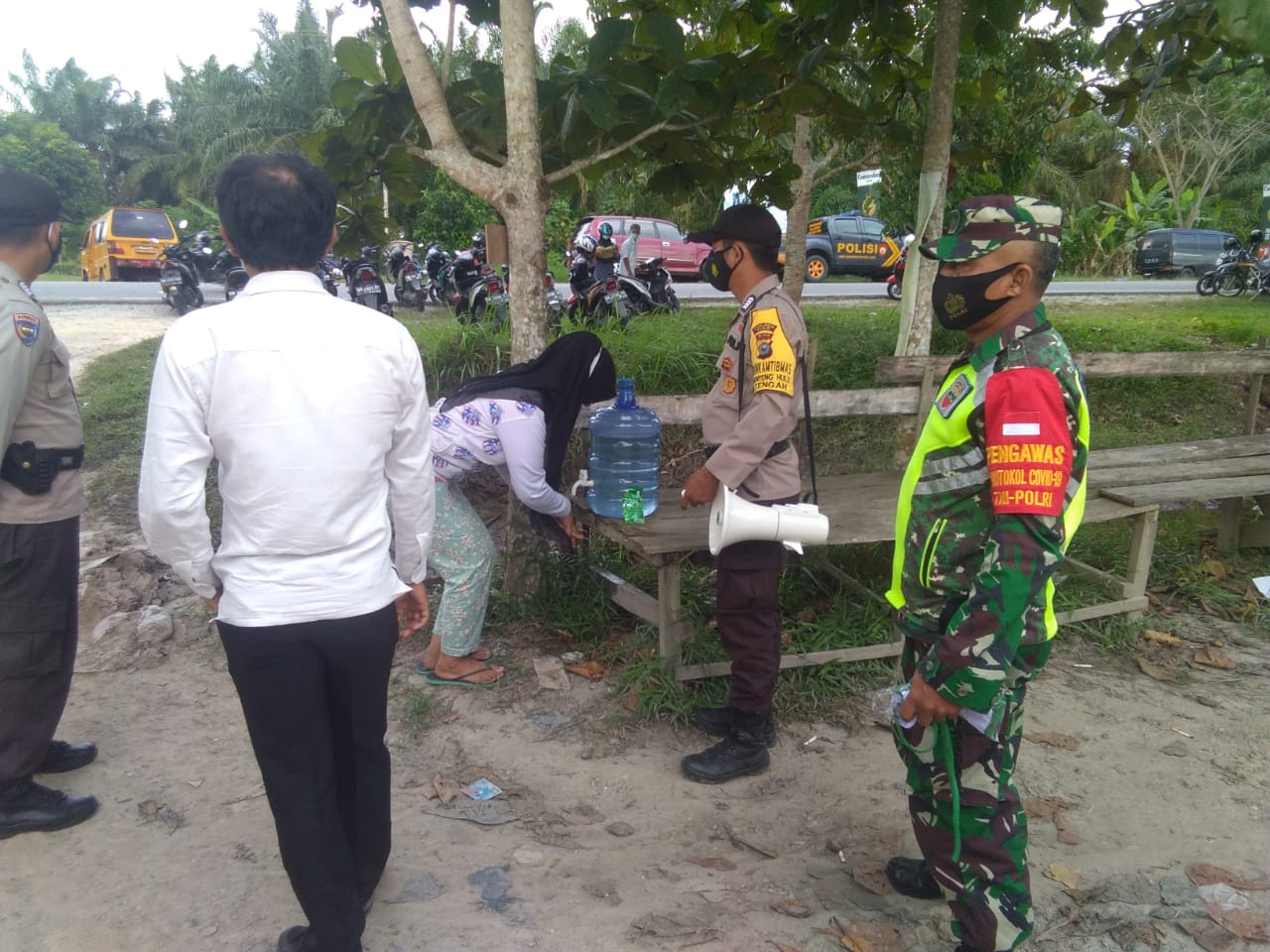 Guna Mencegah Covid-19 Aparat TNI, Polri dan Kecamatan Lakukan Pendisiplinan Prokes