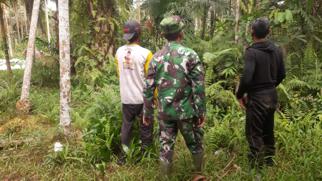 Babinsa Koramil 07/Reteh Gelar Patroli Karhutla, Cegah Kebakaran  Hutan