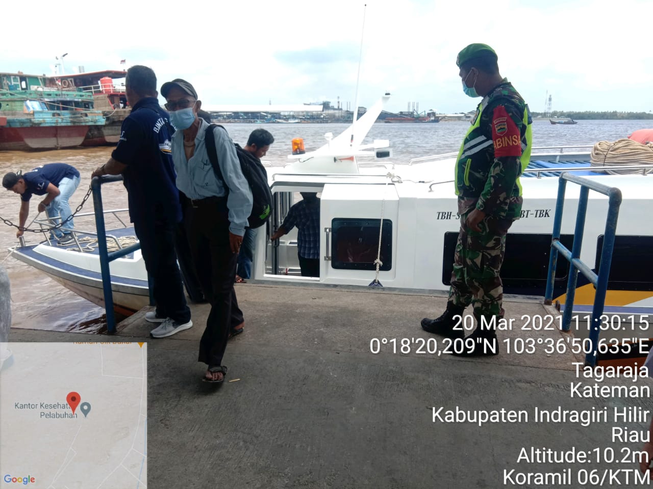 Babinsa Koramil 06/Kateman Serda Kadirus Stanby Gakplin di Pelabuhan Syahbandar