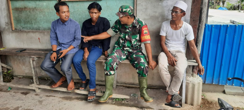 Babinsa Serma Damrianto Giat Laksanakan Komsos Guna Jaga Kebersamaan