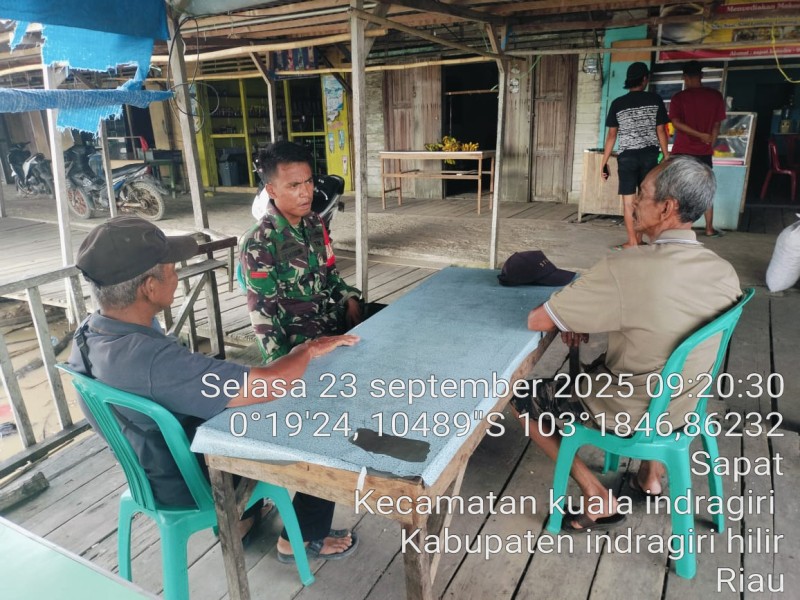 Babinsa Koramil 04/KDR: Komsos untuk Menciptakan Lingkungan yang Harmonis dan Sejahtera