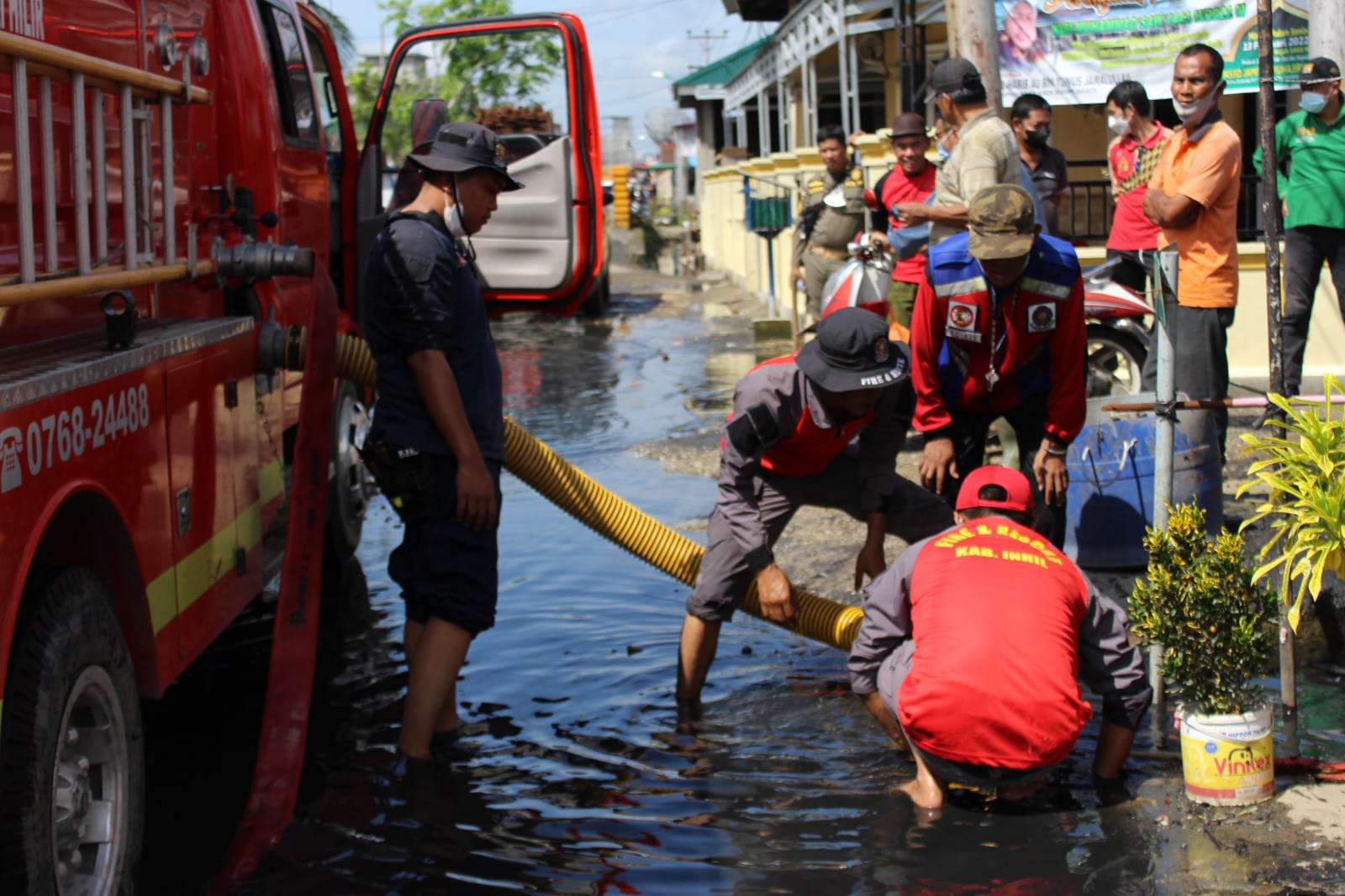 DPKP Inhil Turut Serta Atasi Banjir di Tembilahan