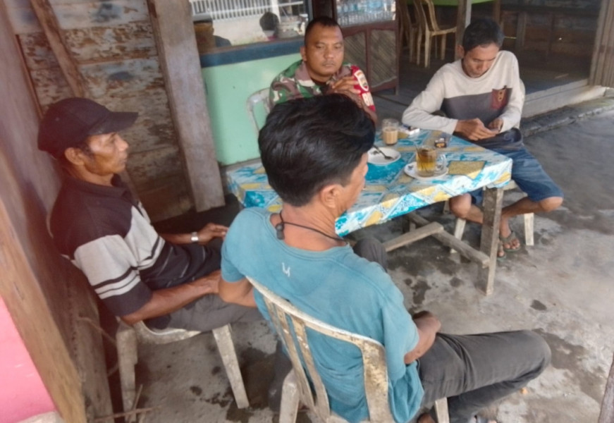 Babinsa Serka Ferry Barus Rutin Perkuat Silaturahmi dengan Masyarakat Reteh