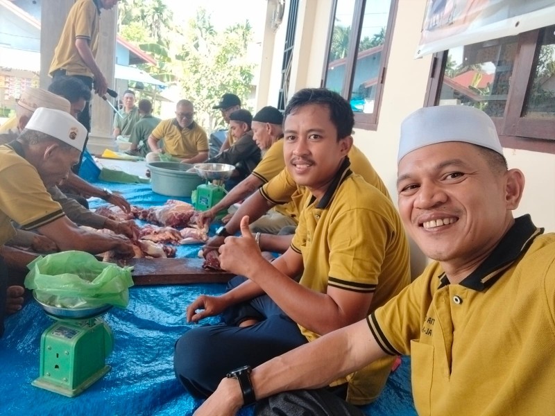 Surau Al Magfirah Jl. H. Chalid Sembelih 5 Ekor Sapi dan 2 Kambing pada Idul Adha 1447 H