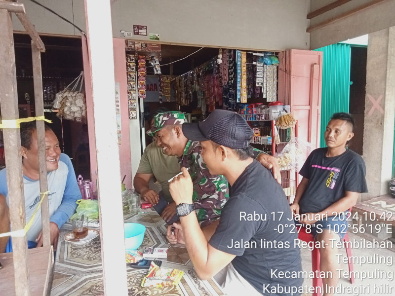 Komsos Dengan Masyarakat, Babinsa Koramil 03/Tpl Kopda Rewan Hutabarat Juga Rutin Pantau Wilayah Binaan
