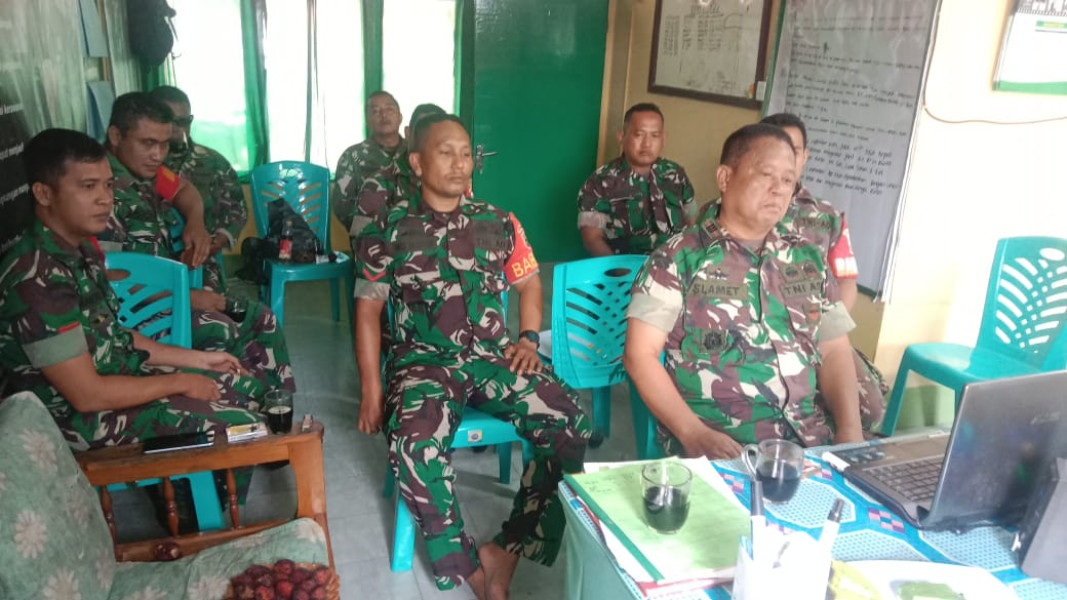Danramil Beserta Para Babinsa Mengikuti Pengarahan Vidcon Guna Periapan Pembekalan Netralitas Tugas Menghadapi Pemilu