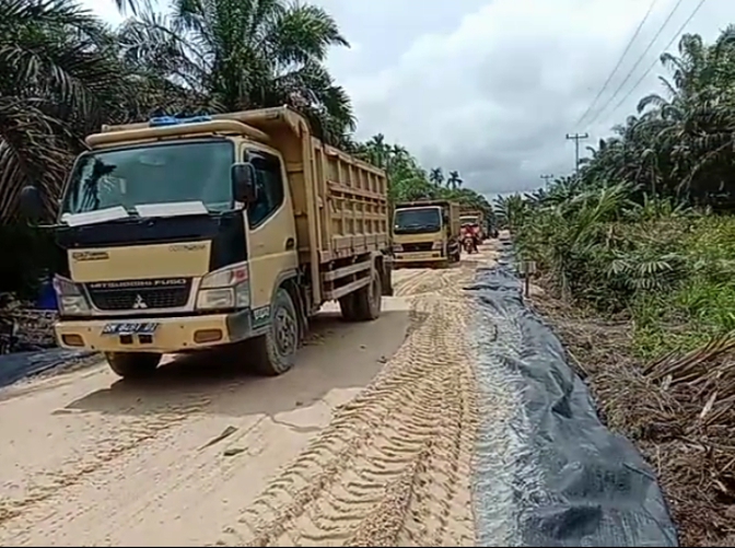 Danramil 04/KDR: Penimbunan Jalan Tetap Berjalan Selama Puasa