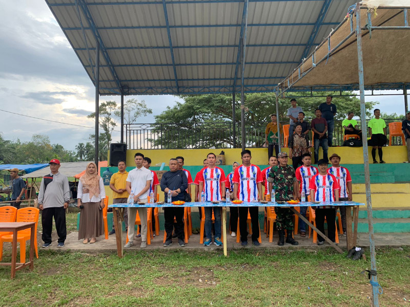 Polsek Kempas Amankan Pembukaan Turnamen Sepak Bola Bayas Jaya Cup II