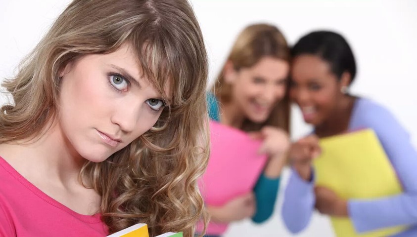 Ingin Hidup Bebas Drama? Jauhi 5 Tipe Teman Seperti Ini