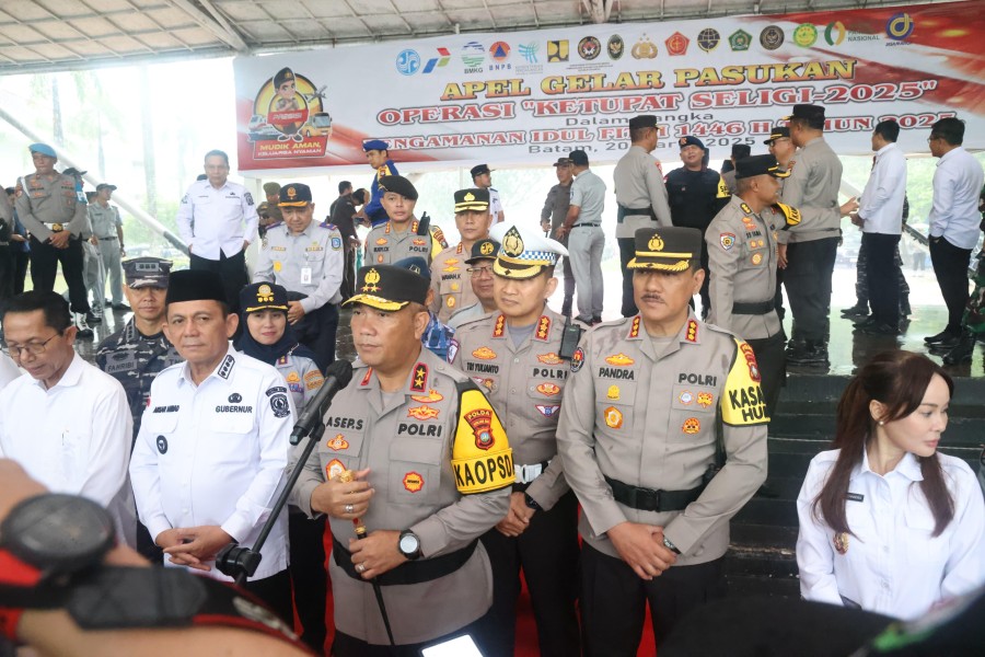Irjen Pol Asep Safrudin Kapolda Kepri Pimpin Apel Gelar Pasukan Operasi Ketupat Seligi 2025 Irjen Pol Asep Safrudin Kapolda Kepri Pimpin Apel Gelar Pasukan Operasi Ketupat Seligi 2025