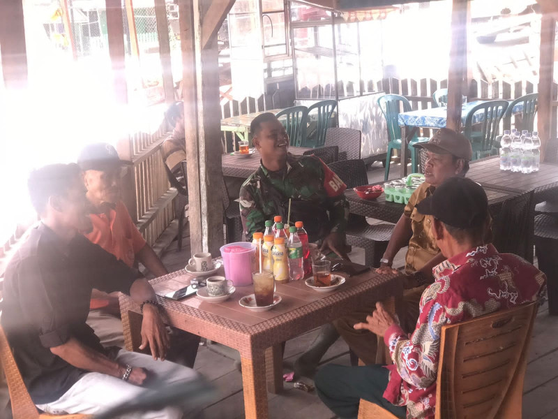 Babinsa Koramil 05/Gas Serda Ricky Laksanakan Komsos Dalam Membina Komunikasi Sosial Bersama Warga Binaan