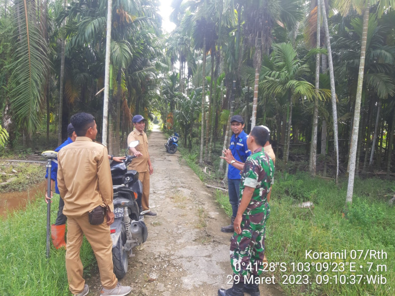 Sosialisasi Karhutla Bersama Babinsa Koramil 07/Reteh Sekaligus Patroli