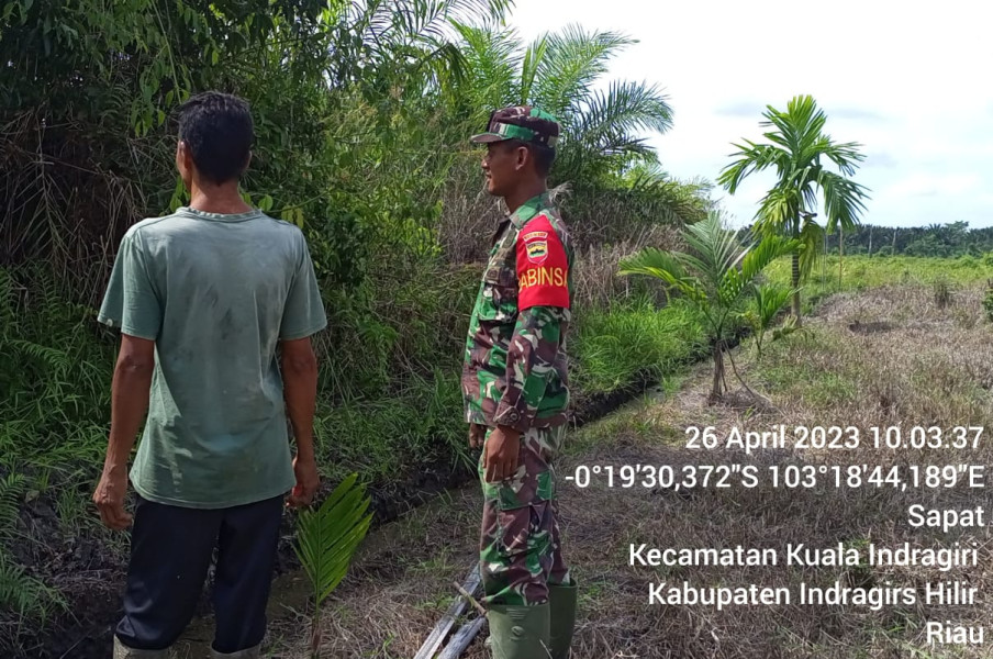 Babinsa Koramil 04/Kuindra Himbau Agar Selalu Waspada Terhadap Karhutla