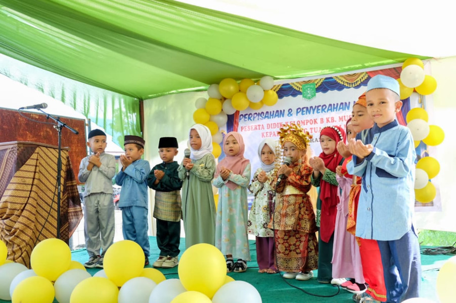 Istri Bupati Meranti Hadiri Perpisahan Peserta Didik KB Muslimat NU 9 Alahair Timur Istri Bupati Meranti Hadiri Perpisahan Peserta Didik KB Muslimat NU 9 Alahair Timur