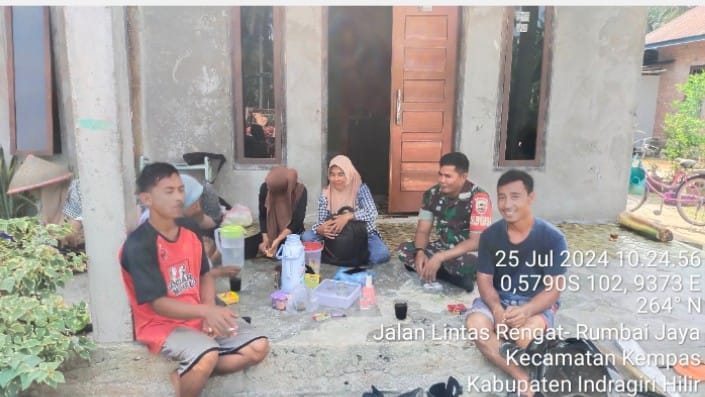 Melalui Komsos, Babinsa 03/Tpl Motivasi Anak–Anak Muda di Desa Binaan